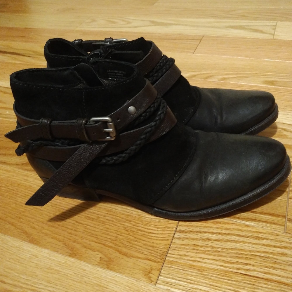 Miz Moon leather booties size 39